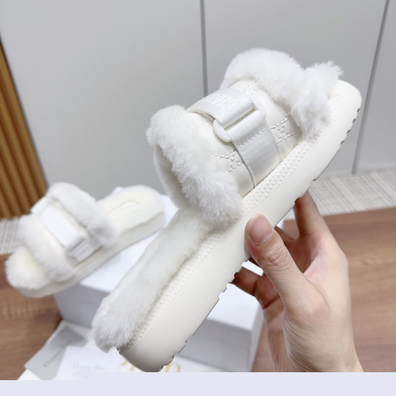 ch**an D*or slippers